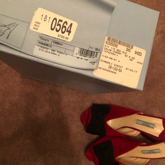 Prada - Picture 5 of 6